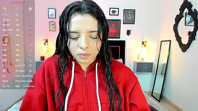 Charlotte  Benett online show from March 17, 5:10 am