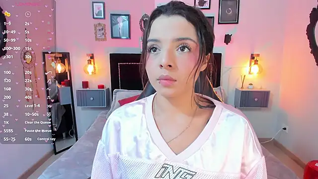 Charlotte  Benett online show from March 19, 5:40 am