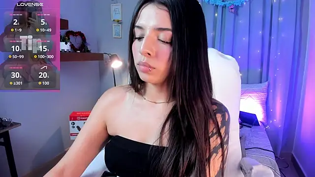 Snapshot of Charlotte__Benett chatting on July 5, 5:58 am Charlotte Benett online show from July 5, 5:58 am