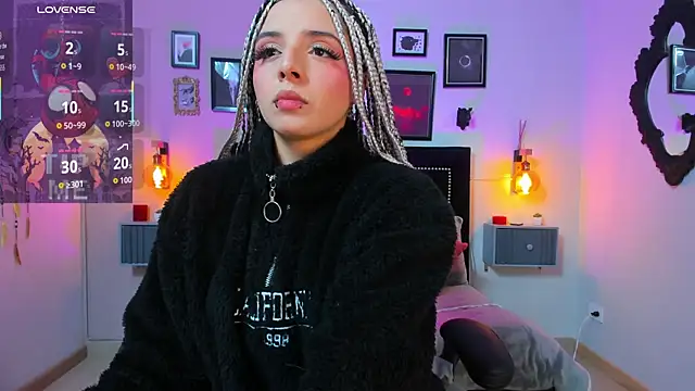 Charlotte  Benett online show from November 10, 4:17 am