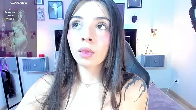 Charlotte  Benett online show from March 29, 6:59 am