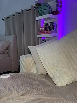 JezzyHill online show from October 12, 3:24 pm