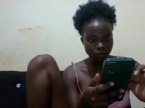 Snapshot of sexxyqueenn22 chatting on March 21, 9:45 pm sexxyqueenn22 online show from March 21, 9:45 pm