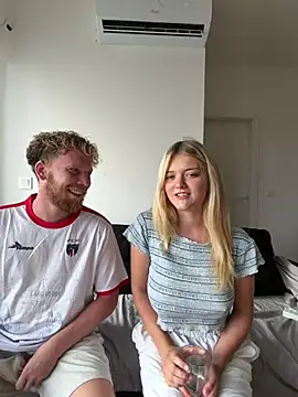 Snapshot of NickyGold_Official chatting on June 17, 7:24 pm NickyGold Official online show from June 17, 7:24 pm