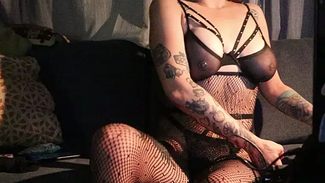 estivalia xxx online show from March 30, 2:35 am