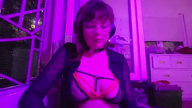 estivalia xxx online show from March 17, 1:08 am