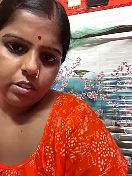 Snapshot of Beauty-queen chatting on October 6, 1:23 pm Beauty-queen online show from October 6, 1:23 pm