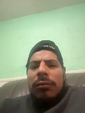 Snapshot of MynameisPaco chatting on November 27, 4:24 am MynameisPaco online show from November 27, 4:24 am