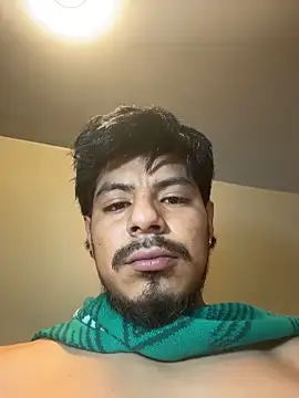 Snapshot of MynameisPaco chatting on November 16, 2:16 am MynameisPaco online show from November 16, 2:16 am