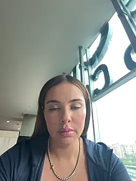 Snapshot of Alirawrz chatting on June 18, 4:01 pm Alirawrz online show from June 18, 4:01 pm
