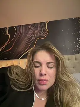 Alirawrz online show from April 23, 1:56 am