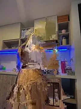 Alirawrz online show from October 25, 7:58 pm