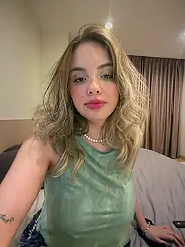 Alirawrz online show from February 6, 5:42 pm