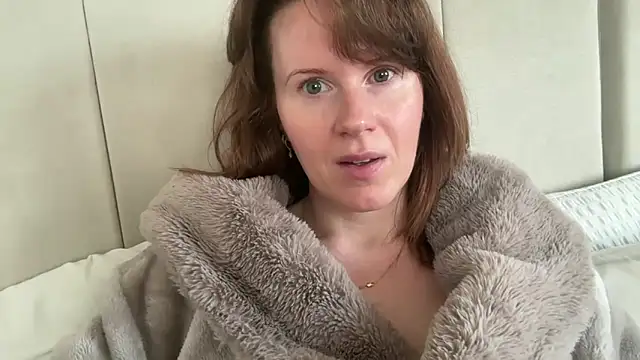 redheadrosie69 online show from March 19, 9:31 am