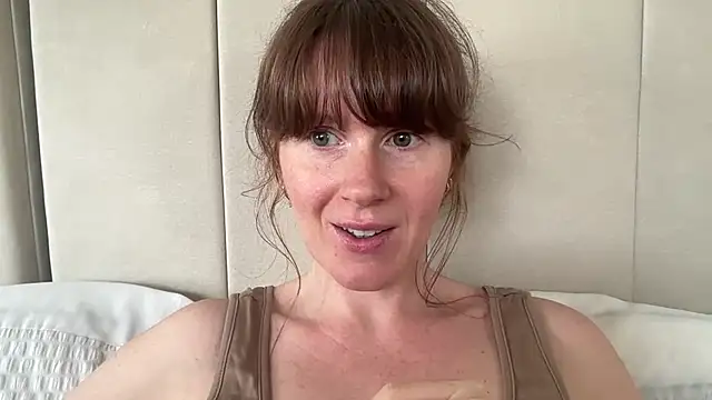 Snapshot of redheadrosie69 chatting on June 15, 9:09 am redheadrosie69 online show from June 15, 9:09 am