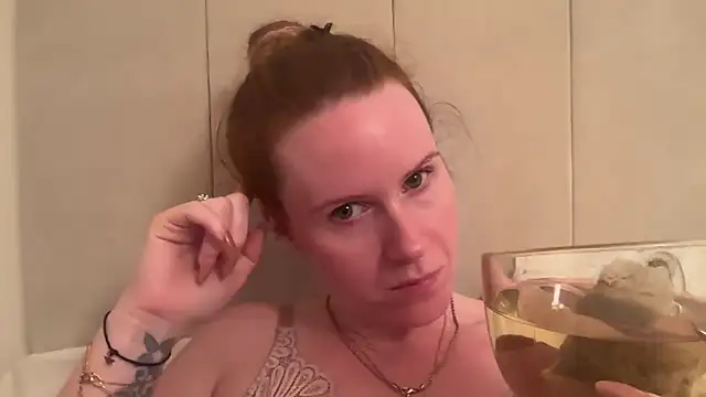 redheadrosie69 online show from September 29, 6:57 pm