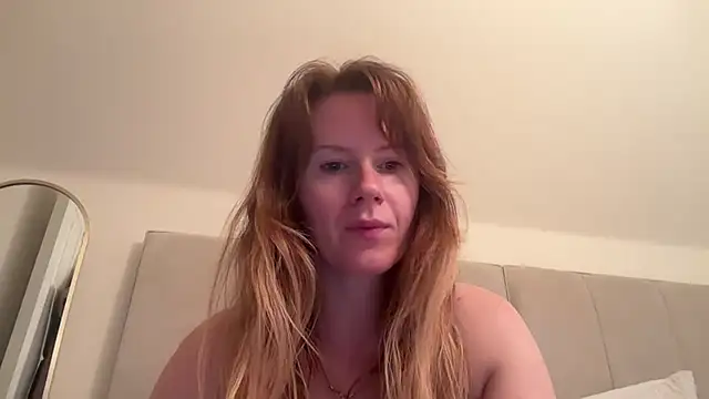 redheadrosie69 online show from October 17, 6:50 am