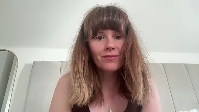 redheadrosie69 online show from May 13, 9:16 am