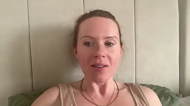 redheadrosie69 online show from September 28, 12:56 pm