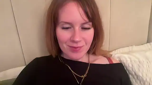 redheadrosie69 online show from November 12, 7:51 pm