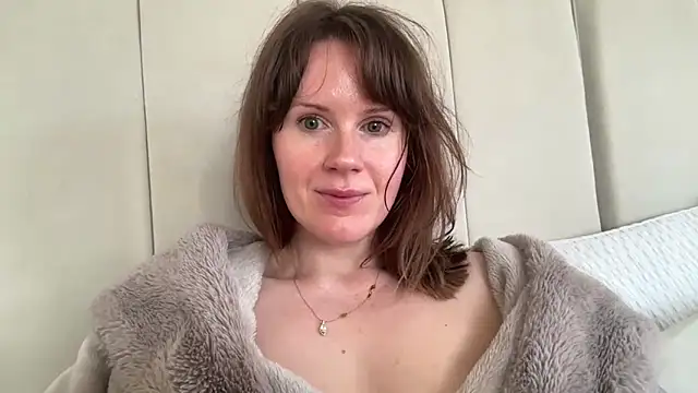 redheadrosie69 online show from March 17, 9:34 am