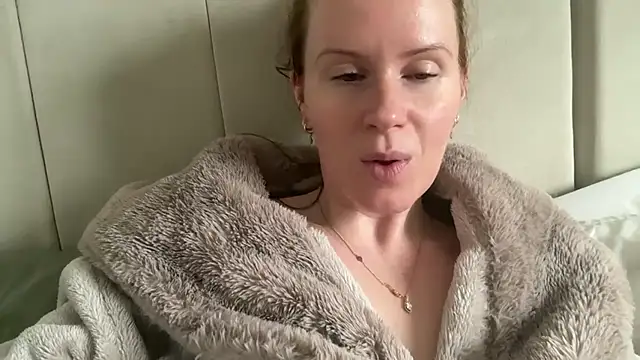 redheadrosie69 online show from February 18, 10:01 am