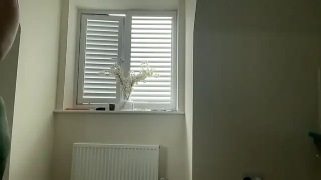 redheadrosie69 online show from March 27, 8:26 am