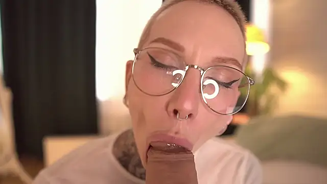 Snapshot of ifuckingtoy_ chatting on September 21, 1:05 pm ifuckingtoy online show from September 21, 1:05 pm