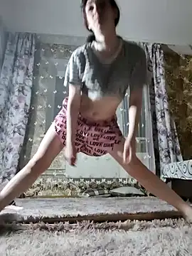 NikaXBerry online show from February 15, 5:50 pm