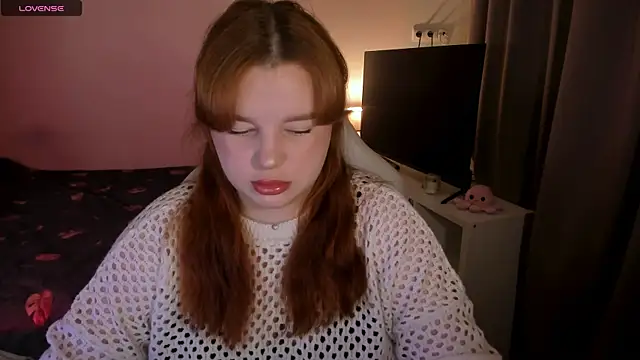 Snapshot of _Lisa_x chatting on December 5, 5:10 am Lisa x online show from December 5, 5:10 am