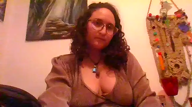 Snapshot of juicyrubies chatting on February 5, 12:38 pm juicyrubies online show from February 5, 12:38 pm