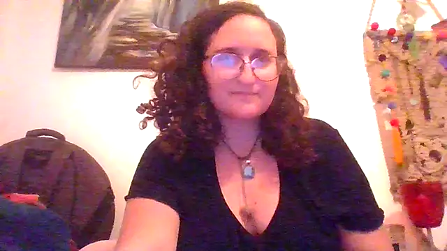 Snapshot of juicyrubies chatting on January 14, 2:32 pm juicyrubies online show from January 14, 2:32 pm