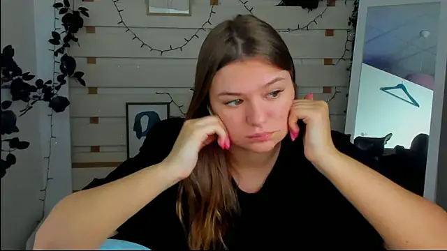 Josephine Kiss online show from April 11, 7:27 am