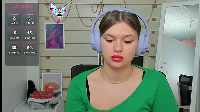 Josephine Kiss online show from March 21, 4:40 pm