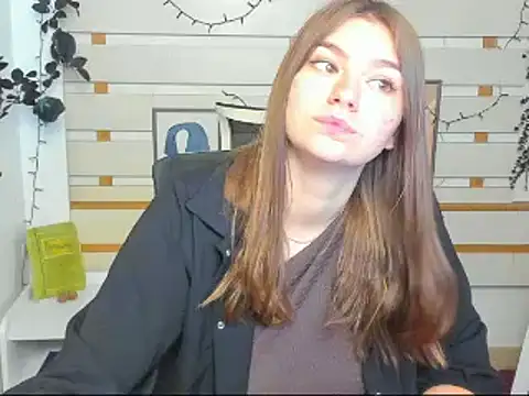 Josephine Kiss online show from May 9, 7:45 am