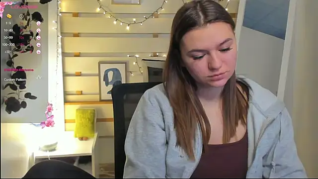 Josephine Kiss online show from March 6, 7:36 am