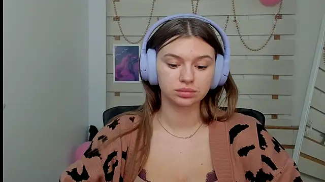 Josephine Kiss online show from February 26, 1:54 pm