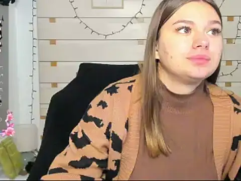 Josephine Kiss online show from December 1, 1:01 pm