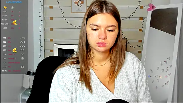 Josephine Kiss online show from October 22, 12:15 pm