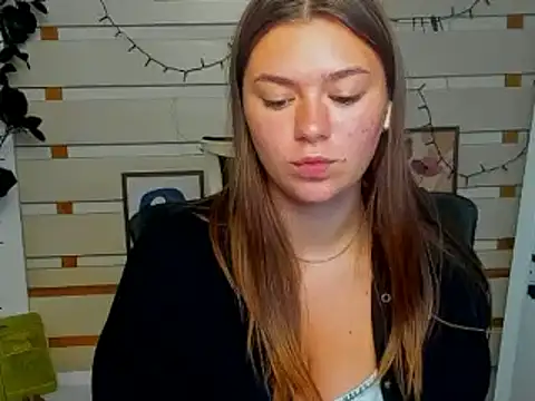 Josephine Kiss online show from June 23, 6:33 am