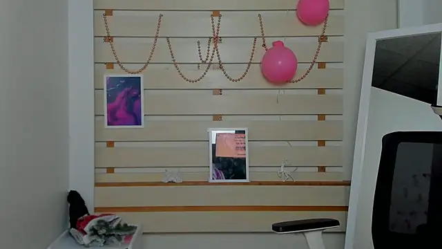 Josephine Kiss online show from February 14, 6:12 am