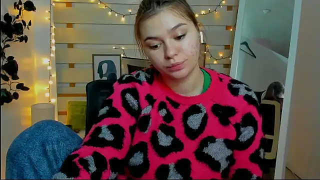 Josephine Kiss online show from February 25, 1:55 pm