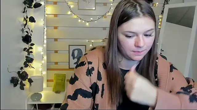 Josephine Kiss online show from March 18, 1:02 pm