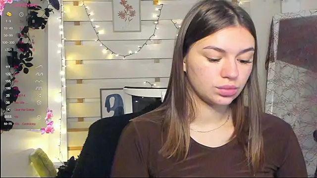 Josephine Kiss online show from November 4, 1:04 pm