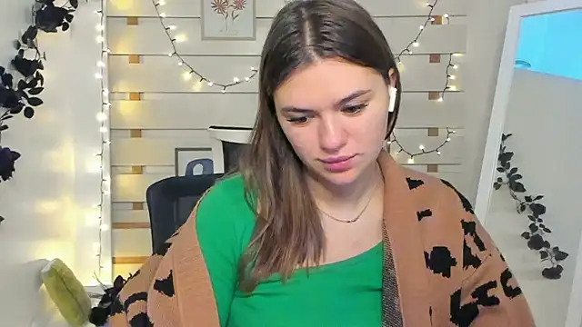 Josephine Kiss online show from November 15, 1:26 pm