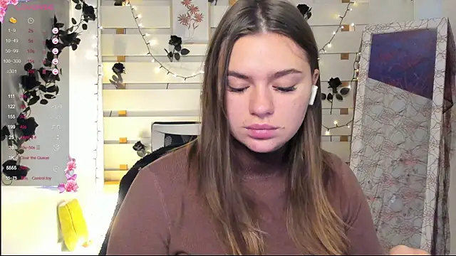 Josephine Kiss online show from October 26, 1:00 pm