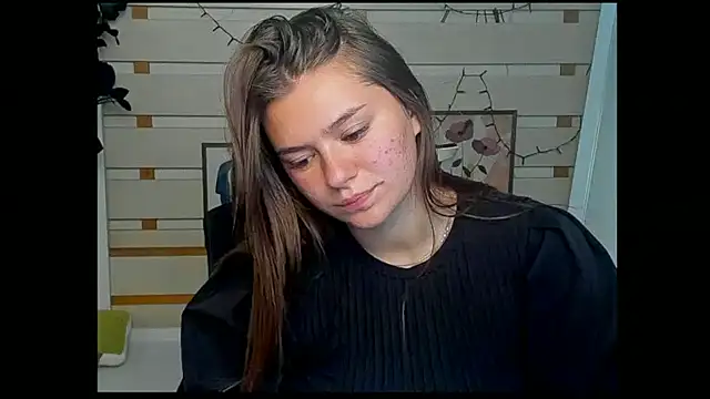Josephine Kiss online show from June 18, 1:27 pm