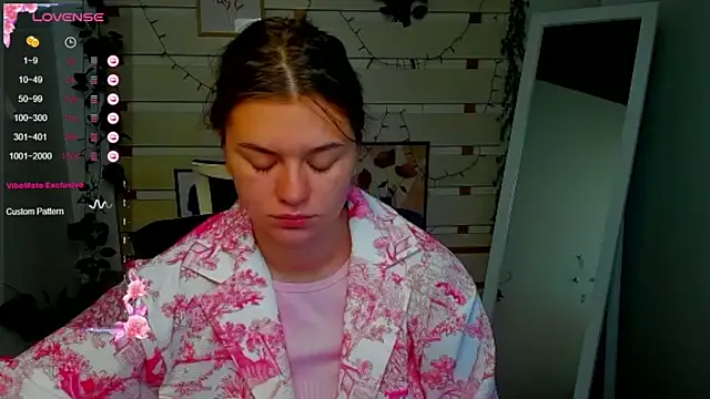 Josephine Kiss online show from July 29, 6:01 am