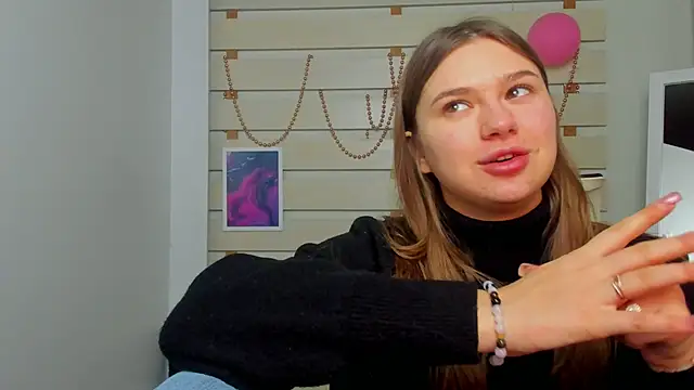 Josephine Kiss online show from February 13, 9:06 pm