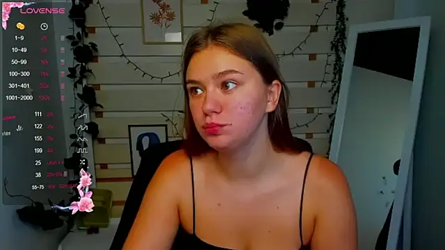 Josephine Kiss online show from July 27, 1:51 pm